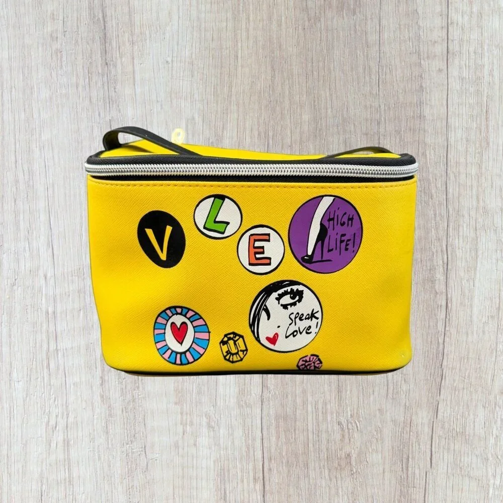 IZAK Yellow Cosmetic Travel Case Makeup Organizer Zip Top Bag Love Print